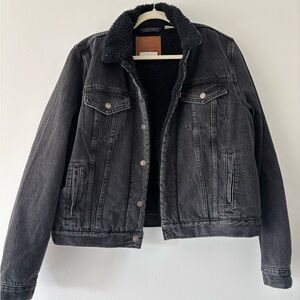 Black Levi lined jean jacket